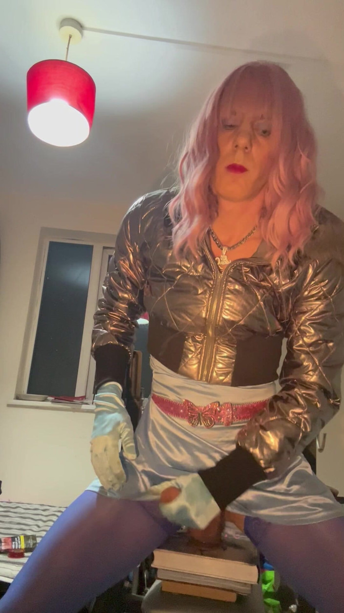 Jessica silk: Jess Silk menunggang dildonya