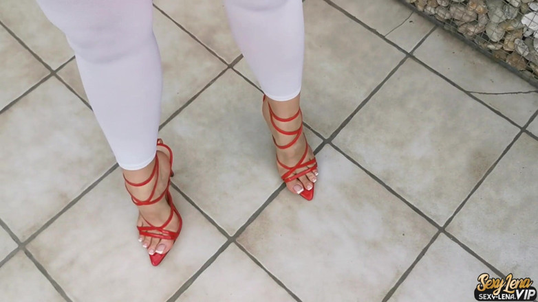 Goddess Lena: Meo en mis polainas