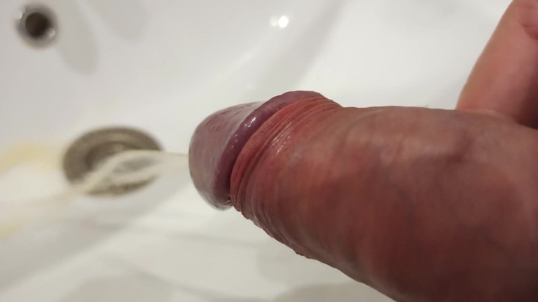 Kinky Guy: Svegliati al Mattino con il buio e pipì in un...