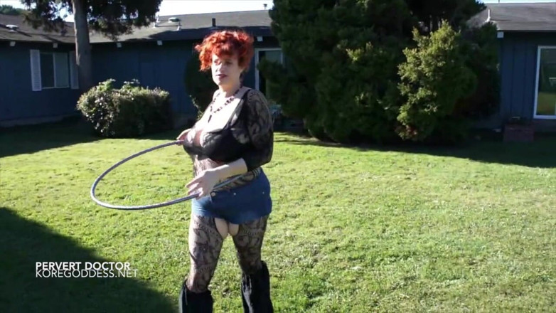 Kore Goddess: Versaute Ärztin spielt mit rothaariger bbw
