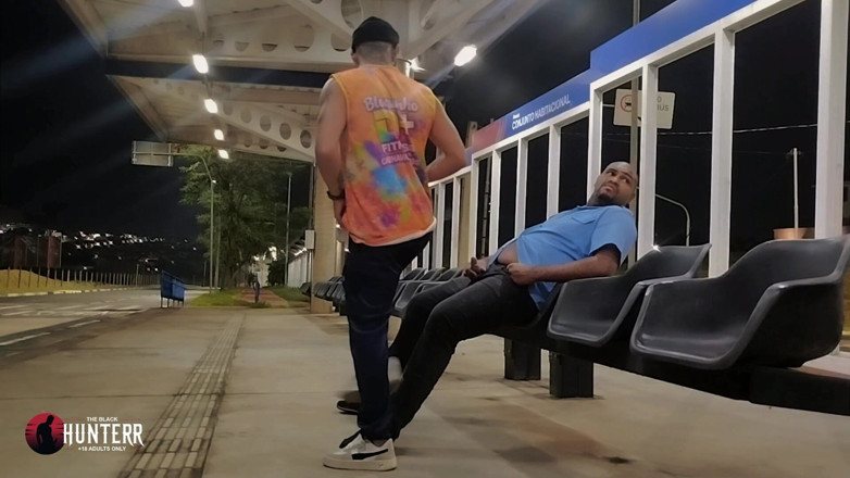 TheBlacKHunterr: Chauffeur de bus qui prend un passager à l’arrêt, vidéo 2