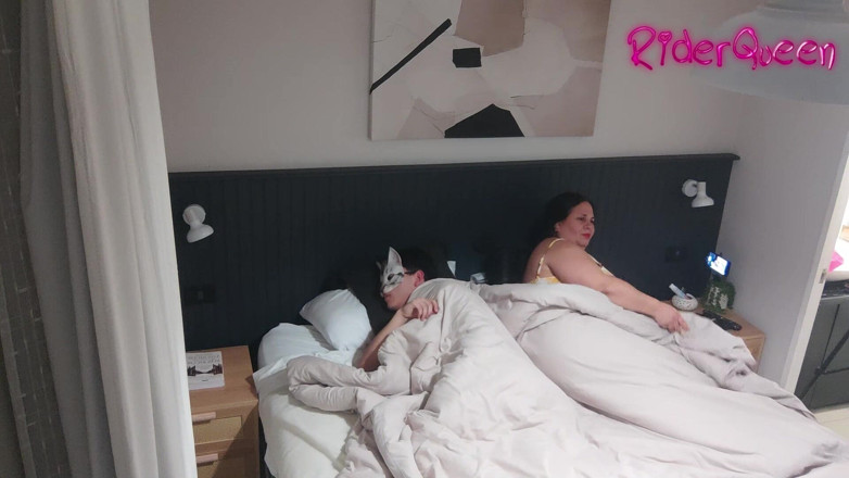 Riderqueen: Stiefsohn in Room - video für fans