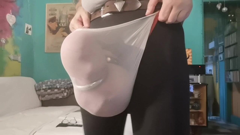 Monster_Meat_: Pertunjukan webcam cewek nakal dengan lingerie seksi yang memantul