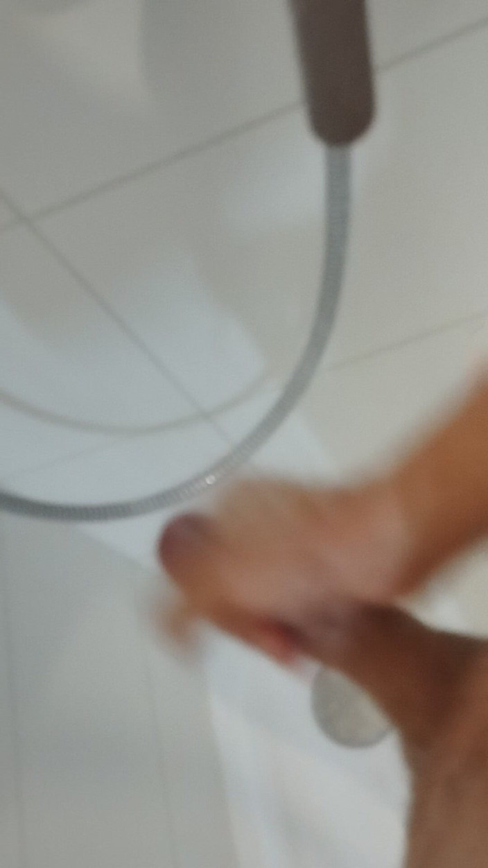 Bayer911: シャワーで自分をけいれん