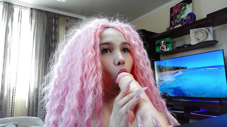 karina_lin: Um boquete suculento em primeira pessoa de uma jovem e...