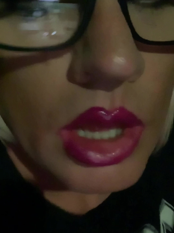 CindieLove: Mariquita monta consolador profundo, instrucciones de paja calientes, labios húmedos...