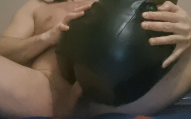 Naxy: Apretado culo de minifalda de cuero monta el semen de...