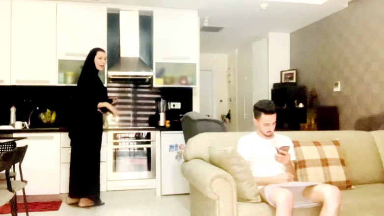 Mistressrola: Un Arabe baise sa belle-mère parce qu’il apprend encore à baiser....
