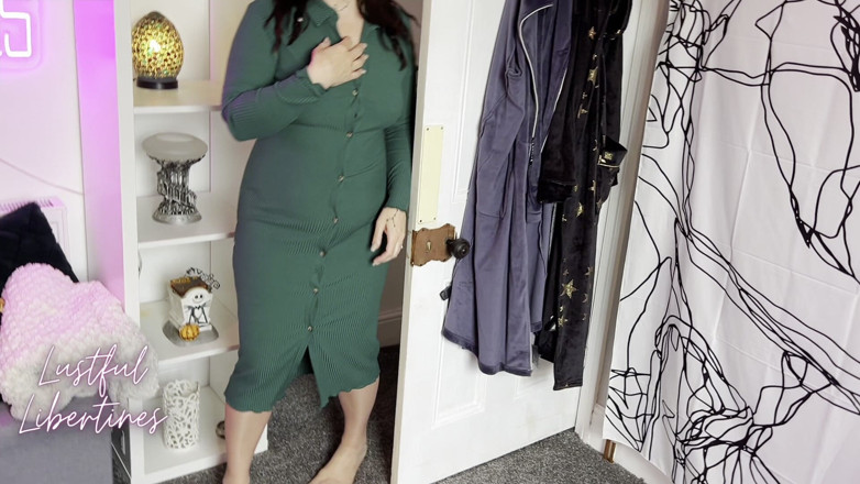Lustful Libertines: Mama vitregă mi-a descoperit fetișul cu picioarele
