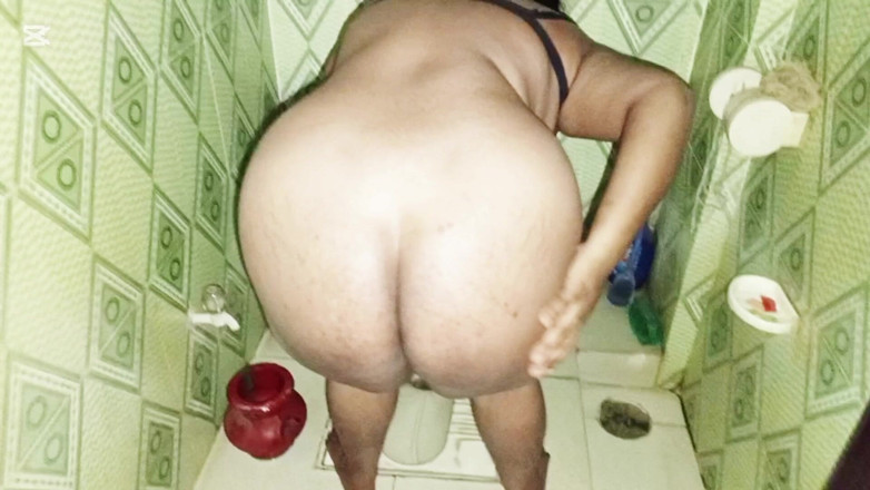 Rayhan0099: Chica india recién casada disfruta de su novio dedeándose duro...