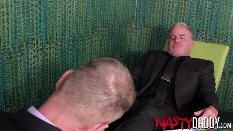 Nasty Daddy: NASTYDADDY。Dale savage和托德家伙互相无套