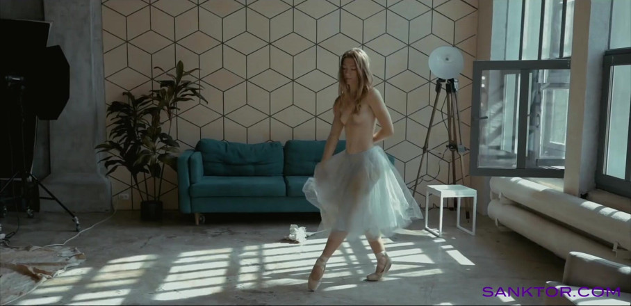 SANKTOR: Bailarina de ballet desnuda Video erótico de arte.