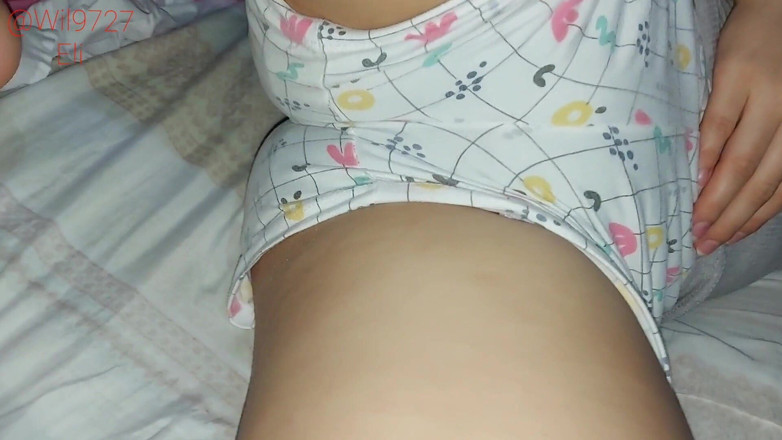 Wil9727: Ma demi-sœur en short a une grosse chatte qu’elle aime être