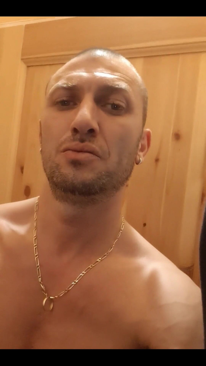 Boy jerking off: Solaryumda rahatlamamı istiyorum