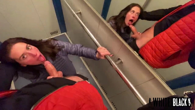 WhiteBlack: Vecina ninfómana follada en el ascensor