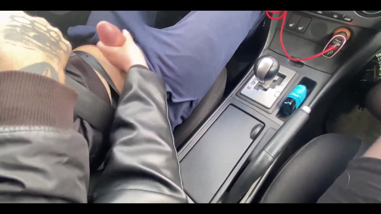 Deylamoons: Orang asing memberikan blowjob spontan di dalam kereta