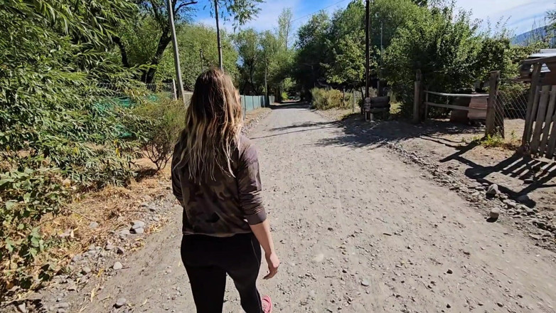 Keila Bassi: Je rencontre un vieil ami en chemin et je l’invite à...
