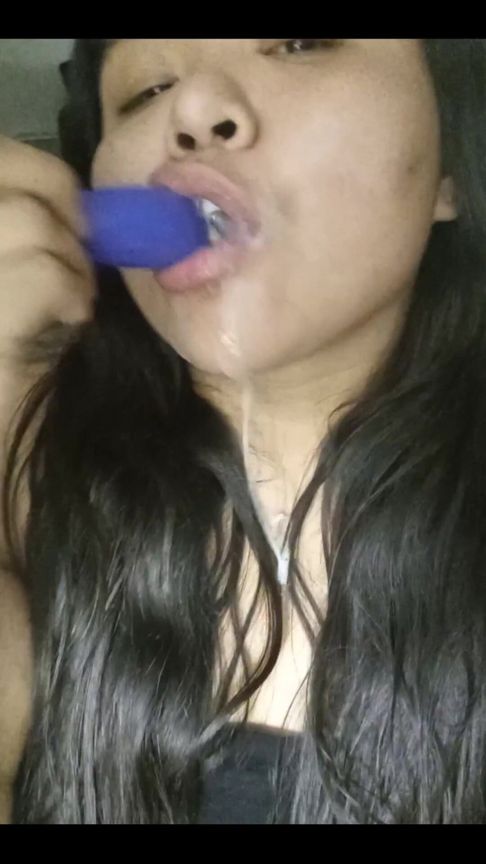 DeesDeepThroat: Grrl přerušeno