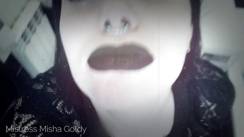 Goddess Misha Goldy: A rendez-vous dans les toilettes