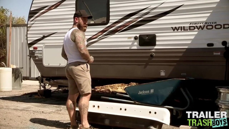 Trailer Trash Boys: Trailertrashboys - Beaux Morgan Jack Dixon'ı baştan çıkarıp sakso çekiyor