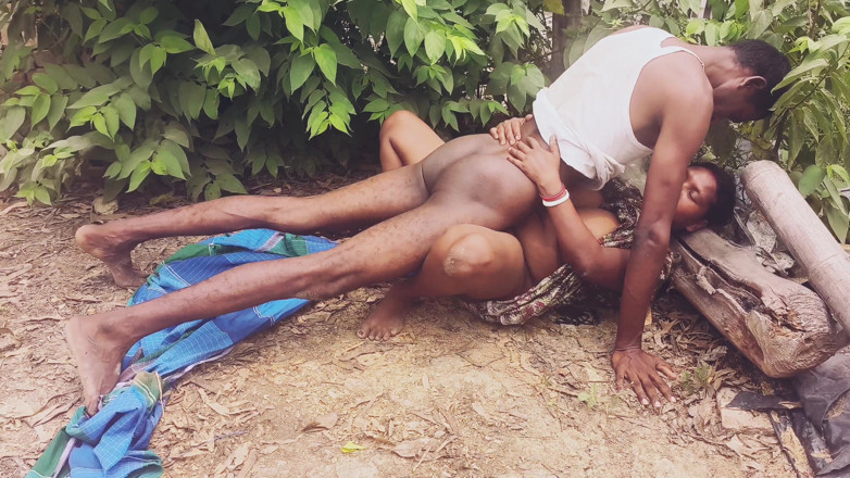 Sexyrani327: Village Desi Bhabhi Ki Utomhus Chudai Ki Big Ass