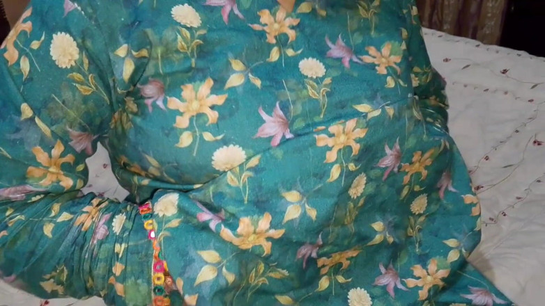 RedQueenRQ: First Time Anal Sex with Desi Indian Bhabhi