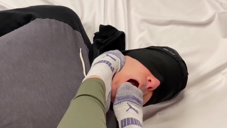Feet Factory: Femdom - lèche-moi les pieds, esclave
