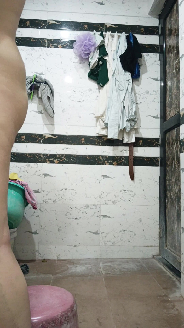 Priyahot77: Priya la bhabhi se fait prendre en levrette