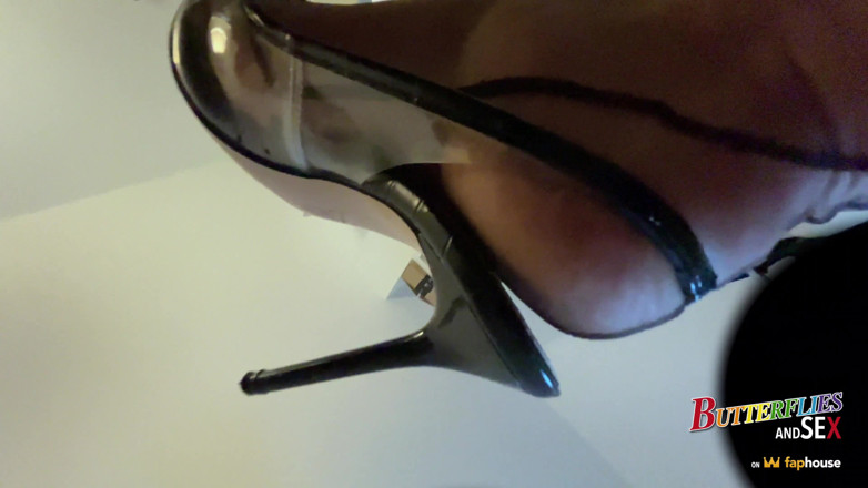 ButterfliesAndSex: Je suis tellement excitée et je lui donne tout avec...