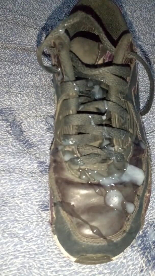 Sneakerfetish_BR: Кросівки трахають і кінчають на моєму старому повітрі Макс