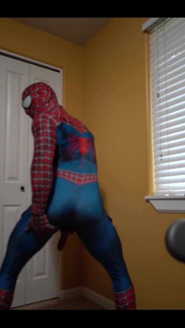 Reese Rideout: Stříkání v kostýmu spidermana