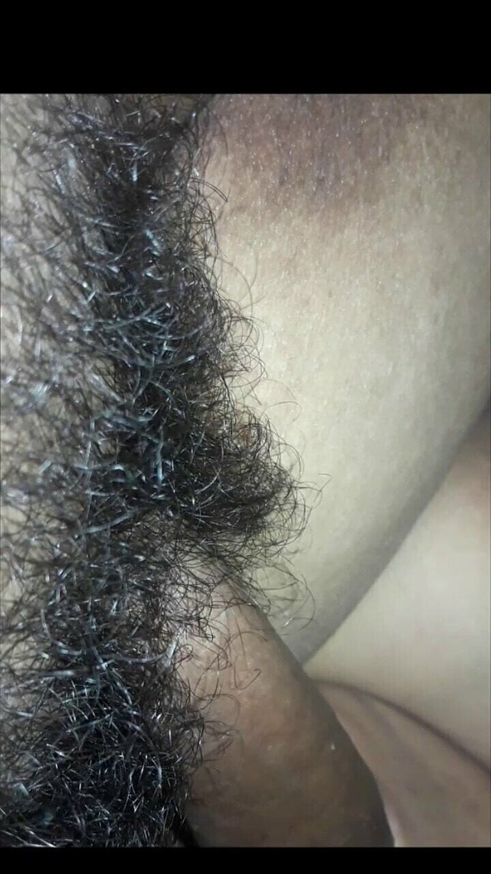 SameerPhunk: Geile bBW-hure lutscht schwanz ihres freundes und nimmt sperma in...