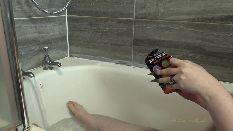 Mxtress Valleycat: Fizz Asmr, bain d’Halloween