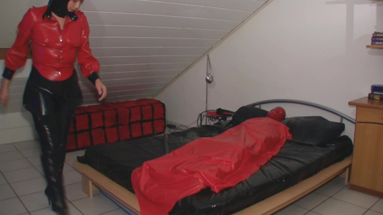 Rubber & Clinic Studio - 1ATOYS: The rubberbed - tratamento de mijo xtreme