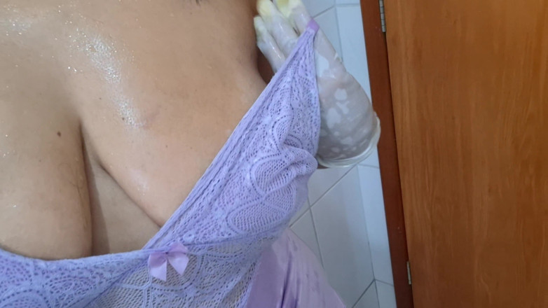 Casal Mattos: Hure im Badezimmer: Meine Frau zeigt verschwitzt und zeigt beim...