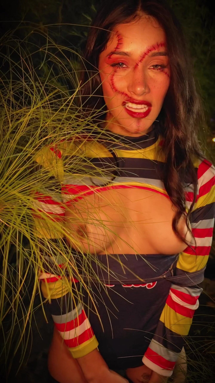Carolina Guerrero: Latina Má Na Halloween Bohatý Squirt