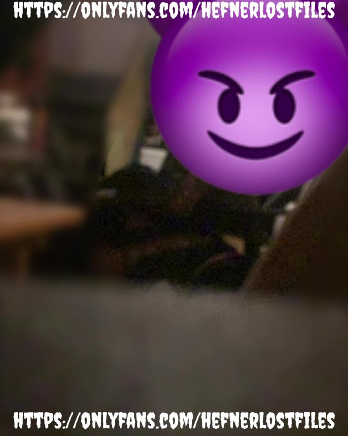 Big P Hef: Son homme appelle pendant qu’elle me suce la bite