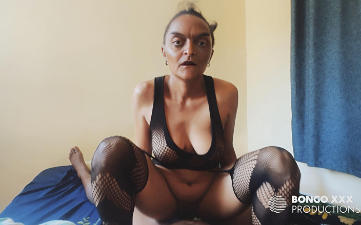 BongoXXX: Çok Azgındım, Torunumun Büyük Yarağına Binmek Zorunda Kaldım, Buna Ihtiyacım...