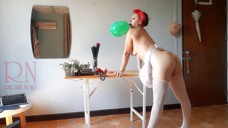Regina Noir: Ossessione di ufficio, la segretaria nuda in ufficio con il...