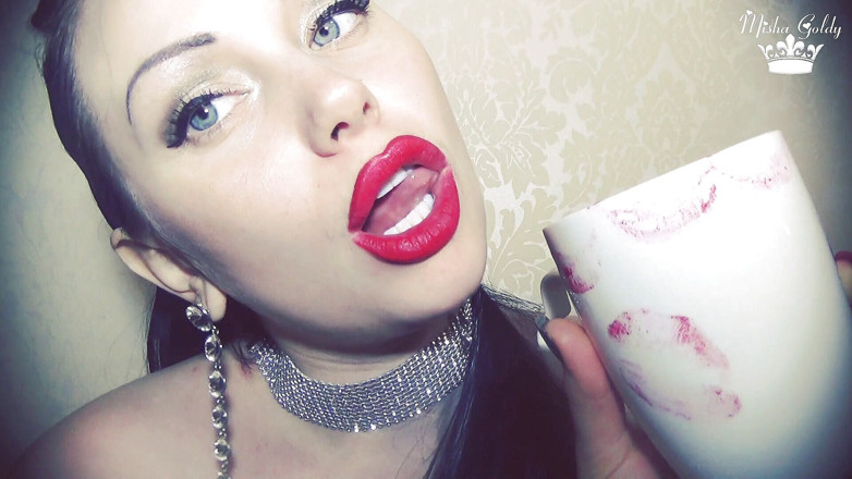 Goddess Misha Goldy: Червоні позначки Валентина на склі