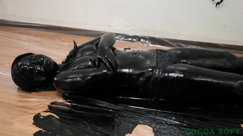 Cocoa Soft: Casting for young Asian girl. Body paint and wet and...