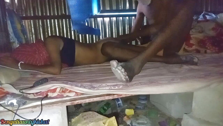 Bengaliauntykichut: Wideo po raz pierwszy z przyrodnią siostrą