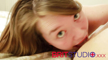 Brit Studio: 英国 18 岁啪啪啪一个老男人
