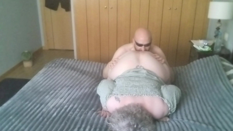 Tatianat69: O femeie mare și frumoasă matură se bucură de sex oral și...