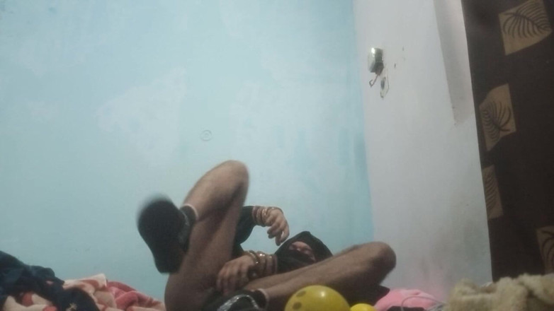 Urvashipatil123: Indický crossdresser sexy video hedvábí naqAb