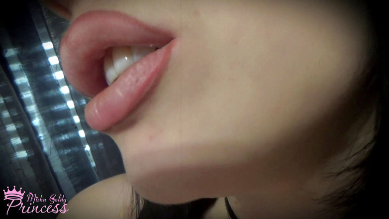 Goddess Misha Goldy: Du bist besessen von meinen vollen natürlichen lippen
