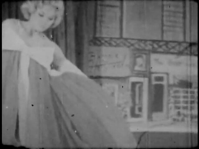 Vintage Usa: 热复古熟女性感地脱衣