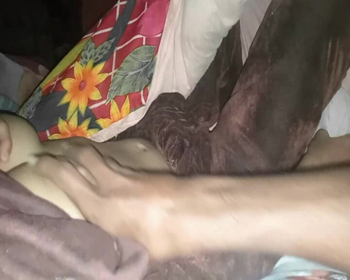 tarelgc: La mia sorellastra era ospite a casa mia con voce...
