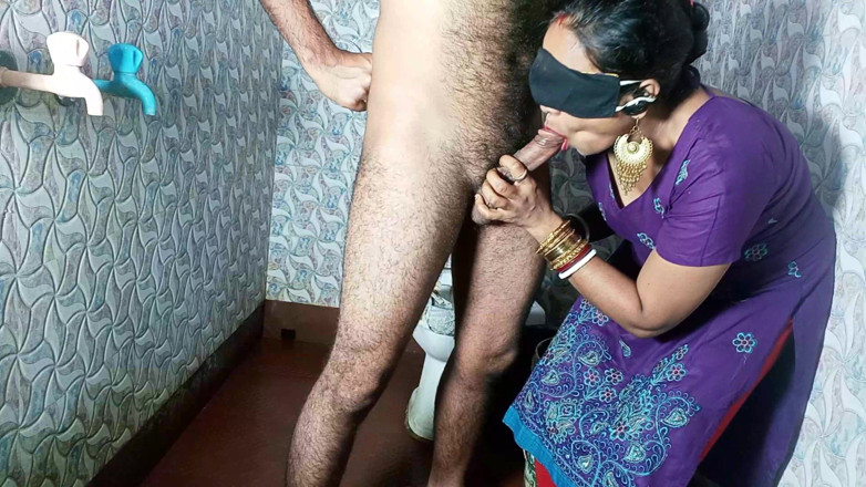 FireeCouple: Ibu tiri kepergok lagi goyangin celana dalam dan memeknya dientot...