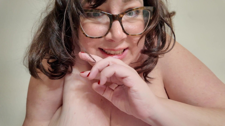 cutejayne: Giantess gặp hàng xóm nhỏ bé của cô ấy